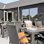 Spacious Retreat Near - By Traum *