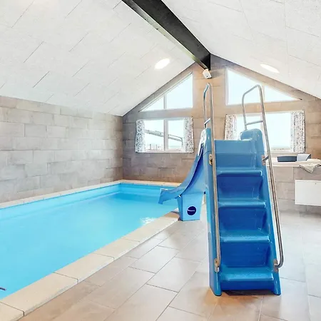 Semesterbostad Spacious Retreat Near - By Traum