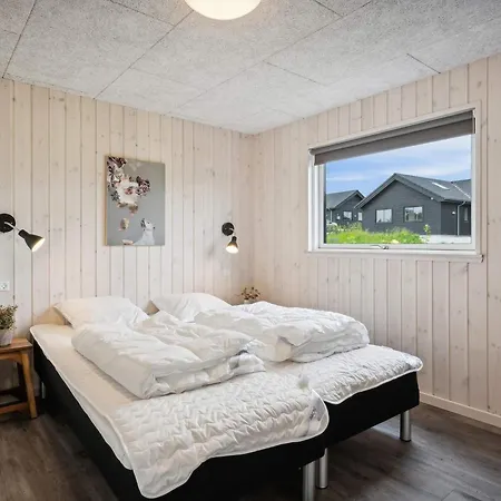 Spacious Retreat Near *
