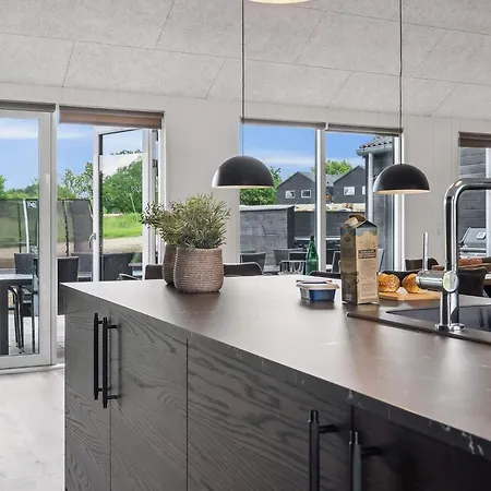 Spacious Retreat Near - By Traum