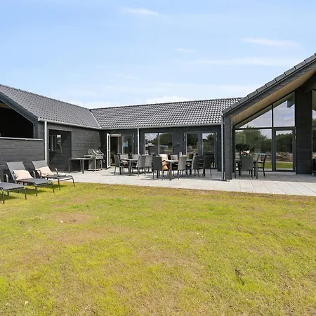 Spacious Retreat Near 別荘