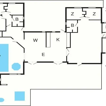 Spacious Retreat Near 別荘