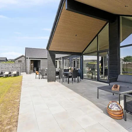 Spacious Retreat Near