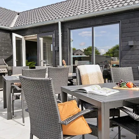 Spacious Retreat Near Sarup