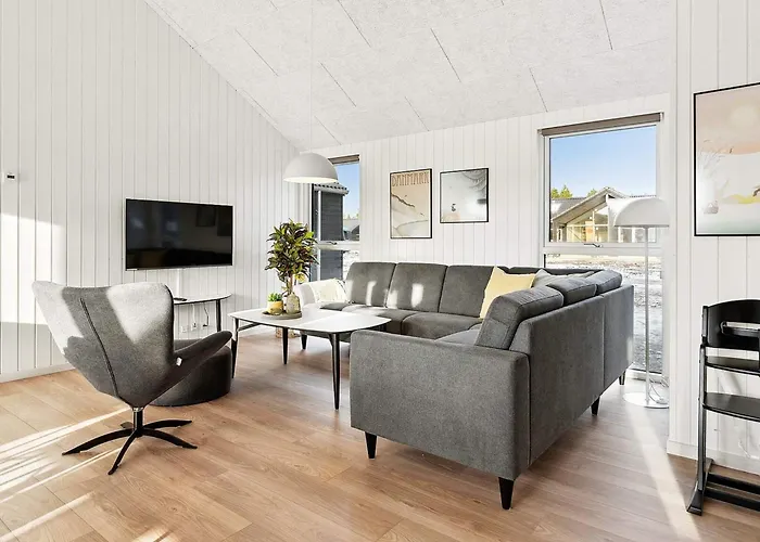 Spacious Retreat Near - By Traum