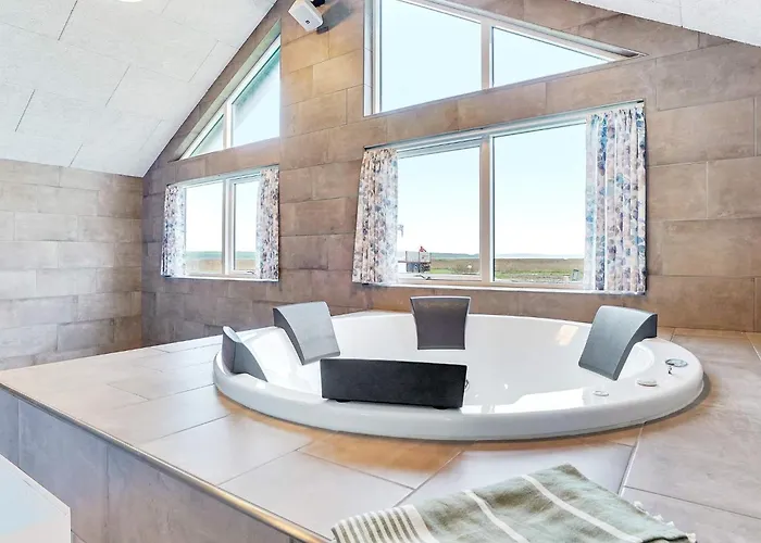 Spacious Retreat Near - By Traum *