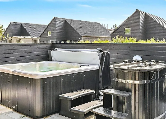 Holiday home Spacious Retreat Near - By Traum Sarup