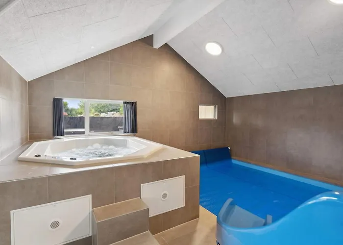 Holiday home Spacious Retreat Near - By Traum