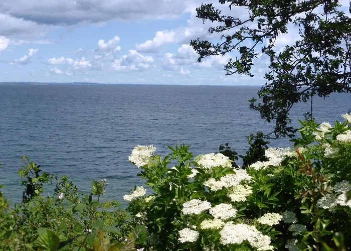 Spacious Retreat Near - By Traum